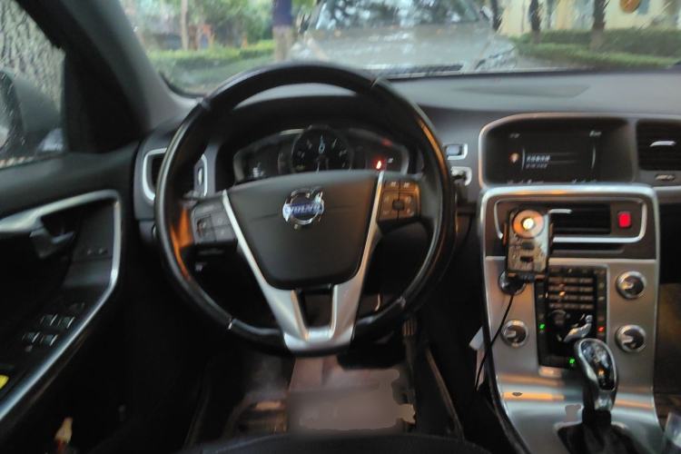 Used Volvo S60 2016 S60L T4 Zhiyuan Edition Steering Wheel