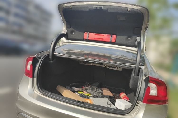 Used Volvo S60 2016 S60L T4 Zhiyuan Edition Trunk
