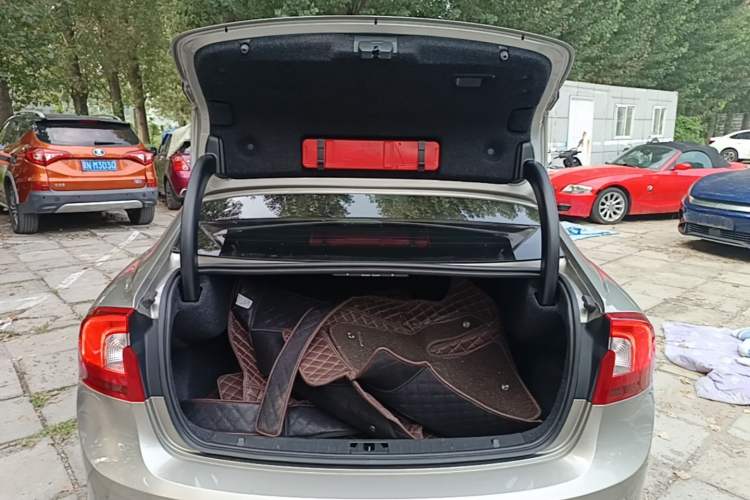 Used Volvo S60 2016 S60L T4 Zhiyuan Edition Trunk