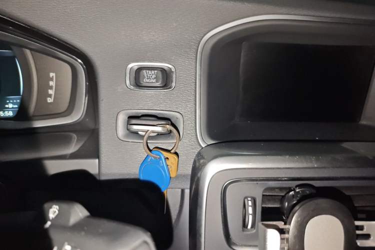 Used Volvo S60 2016 S60L T4 Zhiyuan Edition Vehicle Key