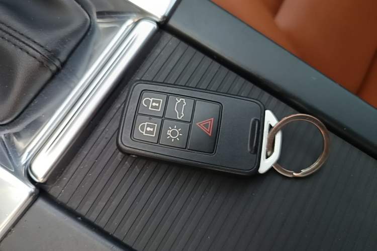 Used Volvo S60 2016 S60L T4 Zhiyuan Edition Vehicle Key