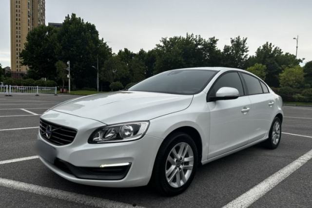 Volvo S60 2016 S60L T3 Smart Drive Edition usata