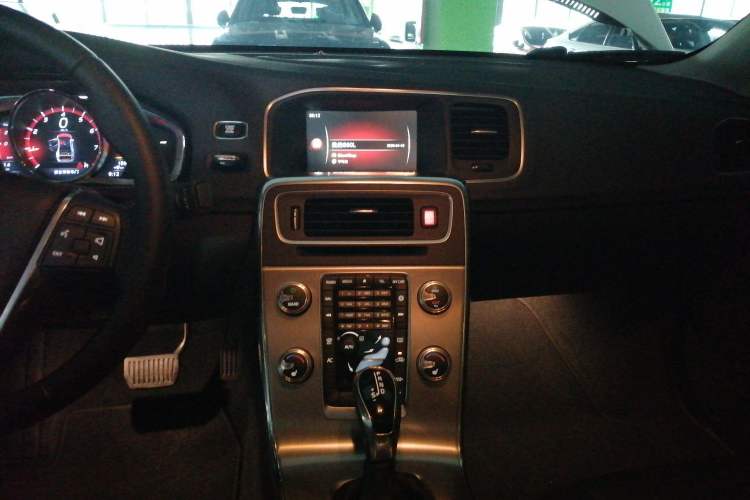 Used Volvo S60 2016 S60L T4 Zhiyuan Edition Audio And AC Panel
