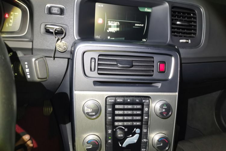 Used Volvo S60 2016 S60L T3 Smart Drive Edition Audio And AC Panel