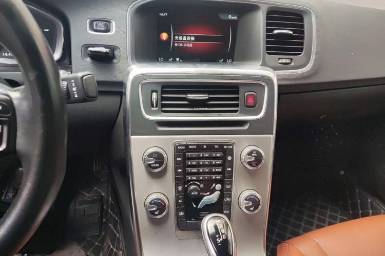 Used Volvo S60 2016 S60L T5 Intelligent Drive Edition Audio And AC Panel
