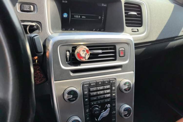 Used Volvo S60 2016 S60L T4 Zhiyuan Edition Audio And AC Panel
