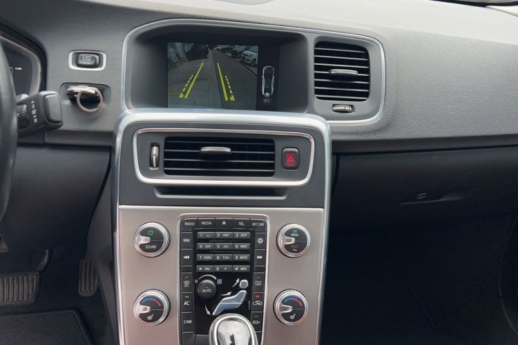 Used Volvo S60 2016 S60L T4 Zhiyuan Edition Audio And AC Panel