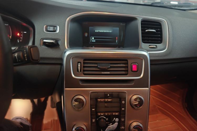Used Volvo S60 2016 S60L T4 Zhiyuan Edition Audio And AC Panel