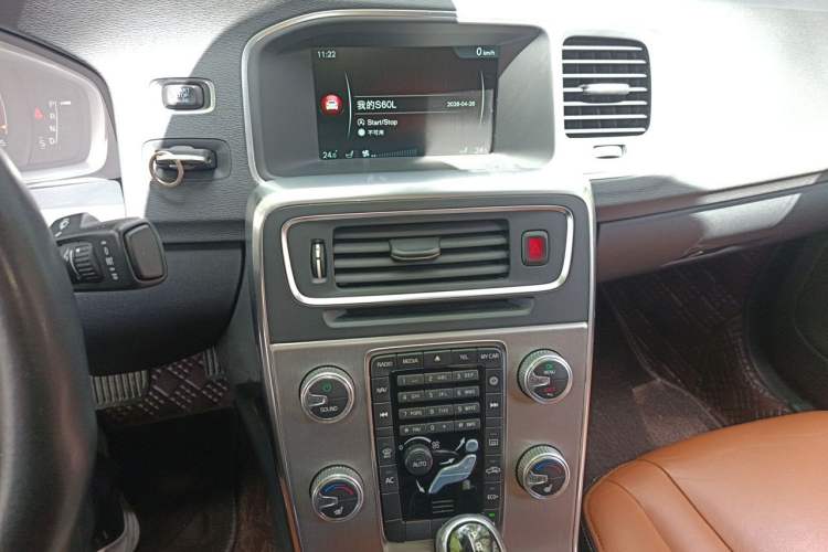 Used Volvo S60 2016 S60L T4 Zhiyuan Edition Audio And AC Panel