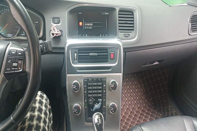 Used Volvo S60 2016 S60L T4 Zhiyuan Edition Audio And AC Panel