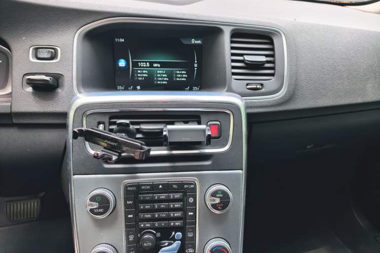 Used Volvo S60 2016 S60L T5 Intelligent Drive Edition Audio And AC Panel