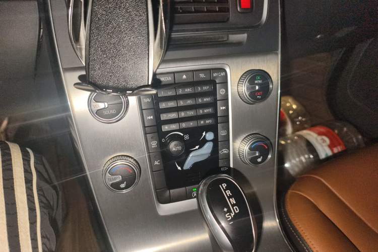Used Volvo S60 2016 S60L T4 Zhiyuan Edition Audio And AC Panel