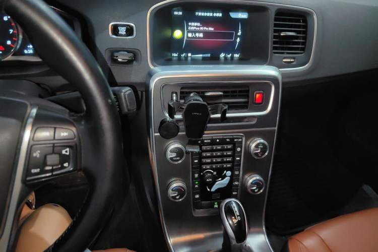 Used Volvo S60 2016 S60L T5 Intelligent Drive Edition Audio And AC Panel