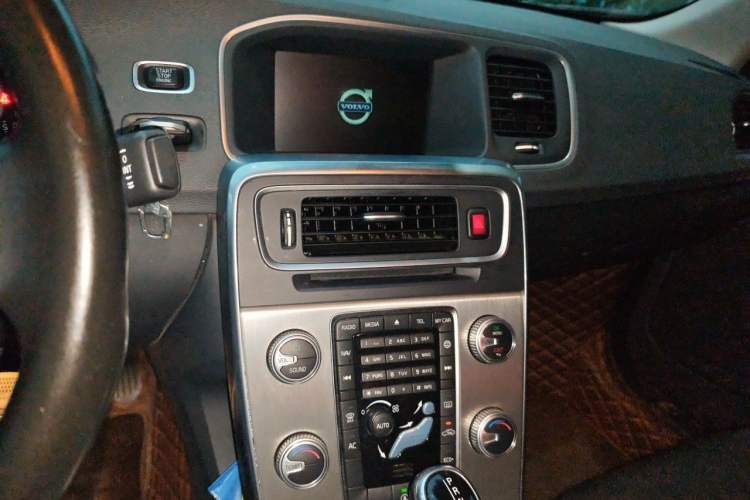 Used Volvo S60 2016 S60L T3 Smart Drive Edition Audio And AC Panel