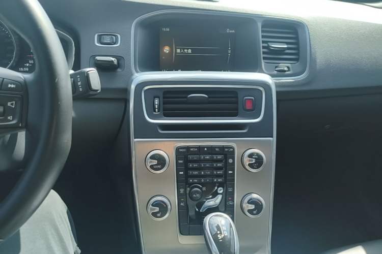 Used Volvo S60 2016 S60L T4 Zhiyuan Edition Audio And AC Panel