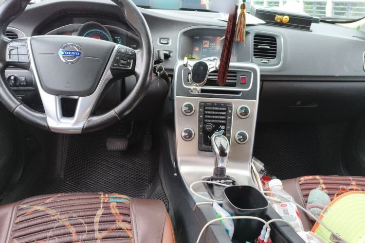 Used Volvo S60 2016 S60L T4 Zhiyuan Edition Center Console