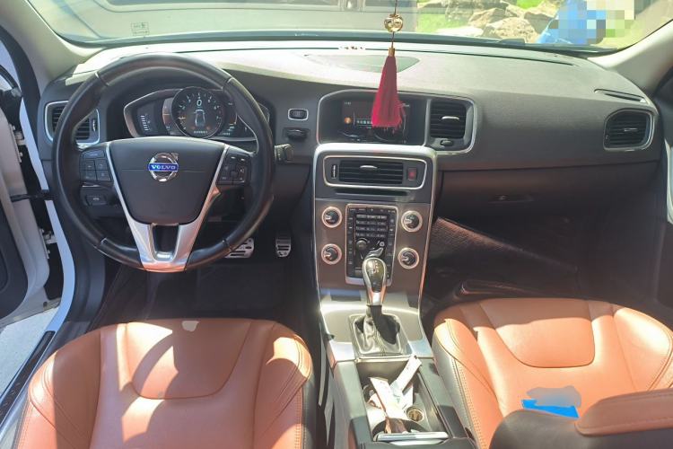 Used Volvo S60 2016 S60L T5 Intelligent Drive Edition Center Console