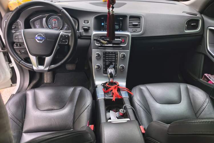 Used Volvo S60 2016 S60L T5 Intelligent Drive Edition Center Console