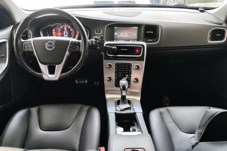 Used Volvo S60 2016 S60L T4 Zhiyuan Edition Center Console