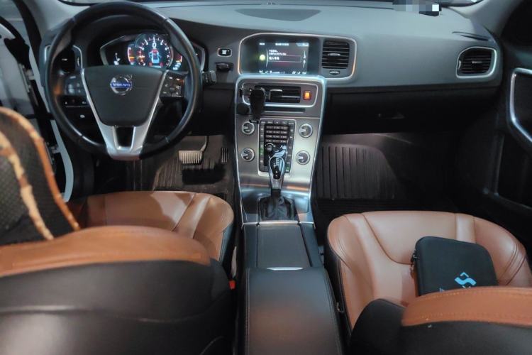 Used Volvo S60 2016 S60L T5 Intelligent Drive Edition Center Console