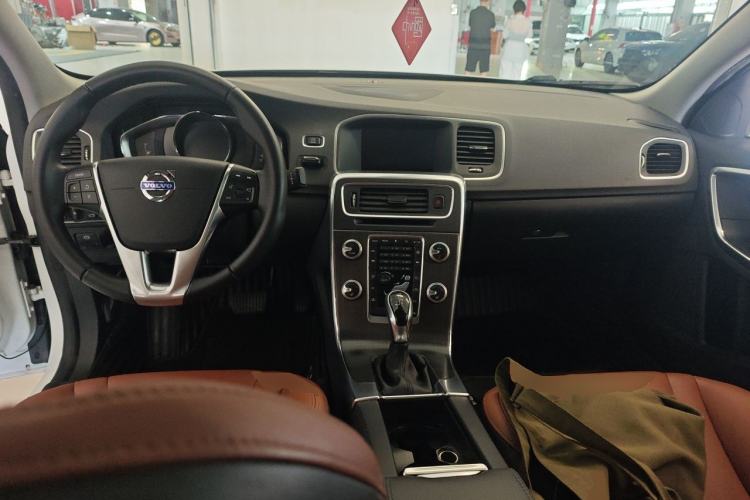 Used Volvo S60 2016 S60L T5 Intelligent Drive Edition Center Console
