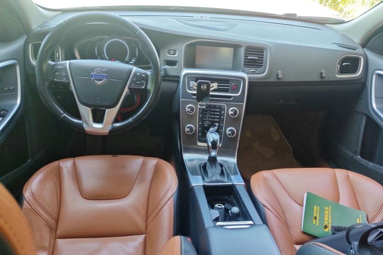Used Volvo S60 2016 S60L T5 Intelligent Drive Edition Center Console