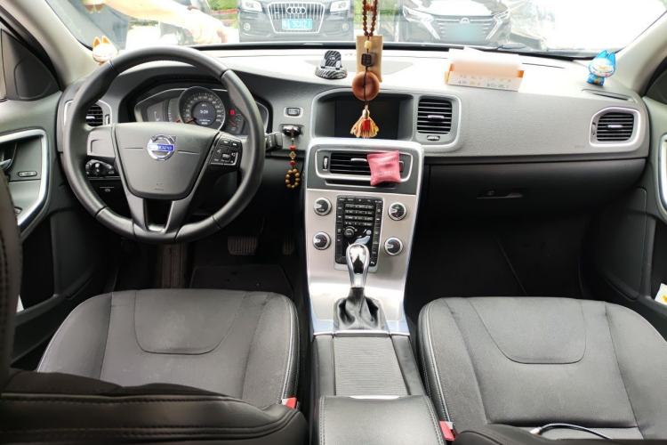 Used Volvo S60 2016 S60L T3 Smart Drive Edition Center Console