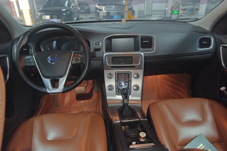 Used Volvo S60 2016 S60L T4 Zhiyuan Edition Center Console