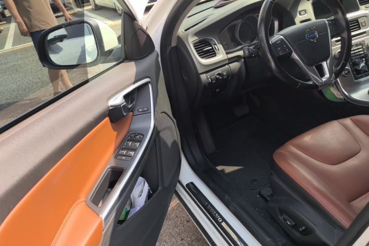 Used Volvo S60 2016 S60L T4 Zhiyuan Edition Driver Seat