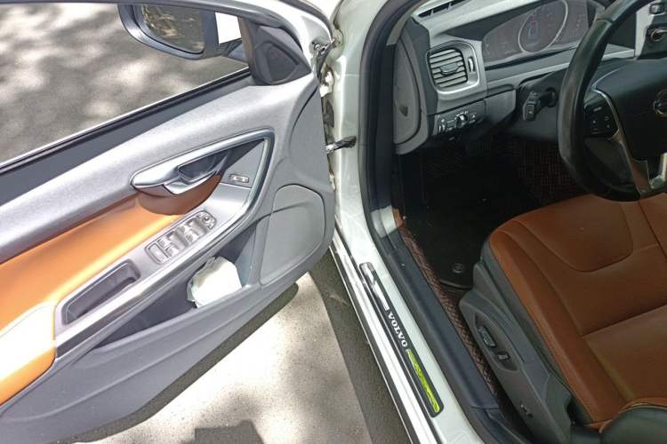 Used Volvo S60 2016 S60L T4 Zhiyuan Edition Driver Seat