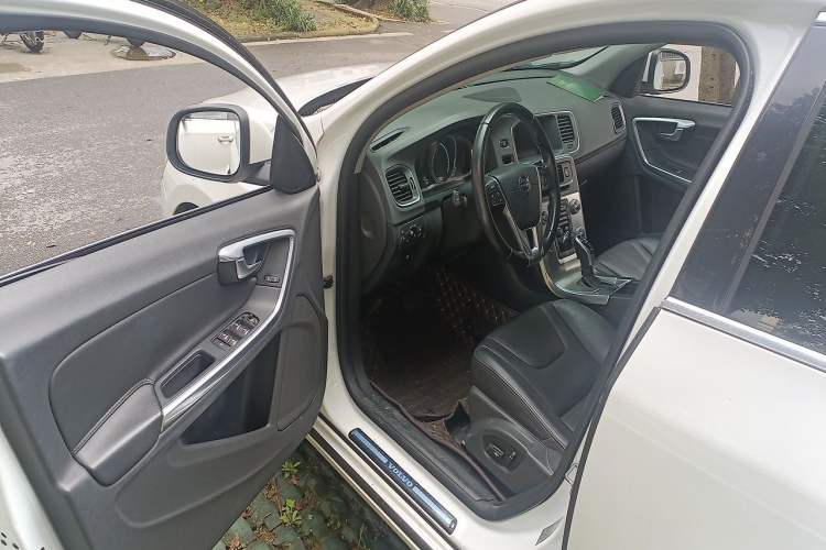 Used Volvo S60 2016 S60L T4 Zhiyuan Edition Driver Seat