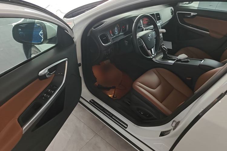 Used Volvo S60 2016 S60L T4 Zhiyuan Edition Driver Seat
