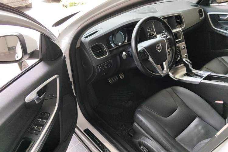 Used Volvo S60 2016 S60L T4 Zhiyuan Edition Driver Seat