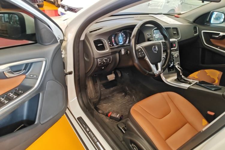 Used Volvo S60 2016 S60L T4 Zhiyuan Edition Driver Seat