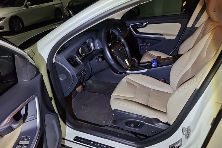 Used Volvo S60 2016 S60L T4 Zhiyuan Edition Driver Seat