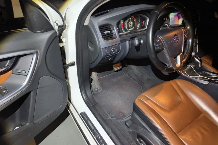 Used Volvo S60 2016 S60L T4 Zhiyuan Edition Driver Seat