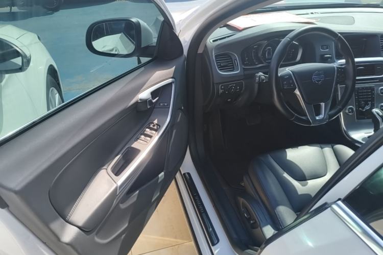 Used Volvo S60 2016 S60L T4 Zhiyuan Edition Driver Seat