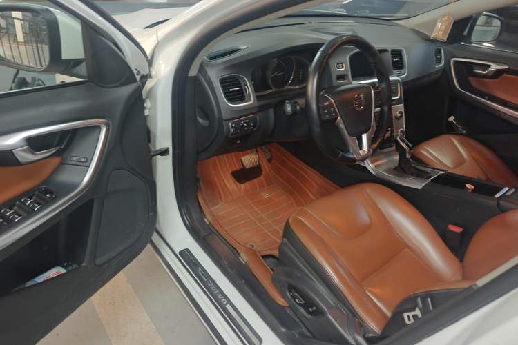 Used Volvo S60 2016 S60L T4 Zhiyuan Edition Driver Seat