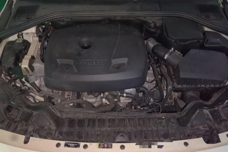 Used Volvo S60 2016 S60L T4 Zhiyuan Edition Engine Bay