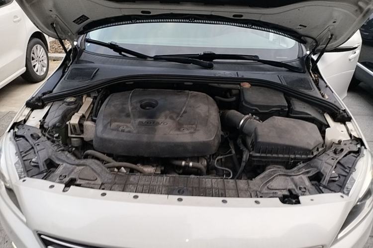 Used Volvo S60 2016 S60L T4 Zhiyuan Edition Engine Bay
