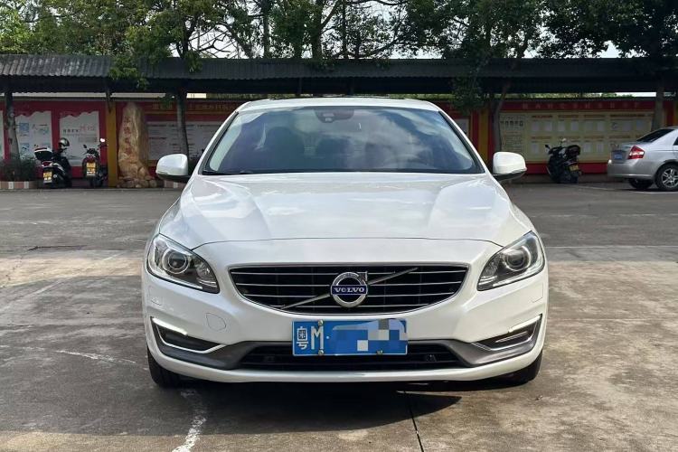 Used Volvo S60 2016 S60L T4 Zhiyuan Edition Engine Bay