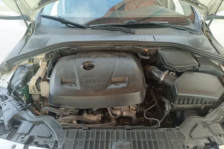 Used Volvo S60 2016 S60L T4 Zhiyuan Edition Engine Bay