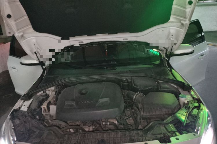 Used Volvo S60 2016 S60L T4 Zhiyuan Edition Engine Bay