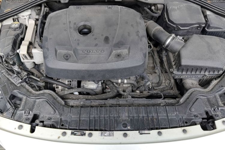 Used Volvo S60 2016 S60L T4 Zhiyuan Edition Engine Bay