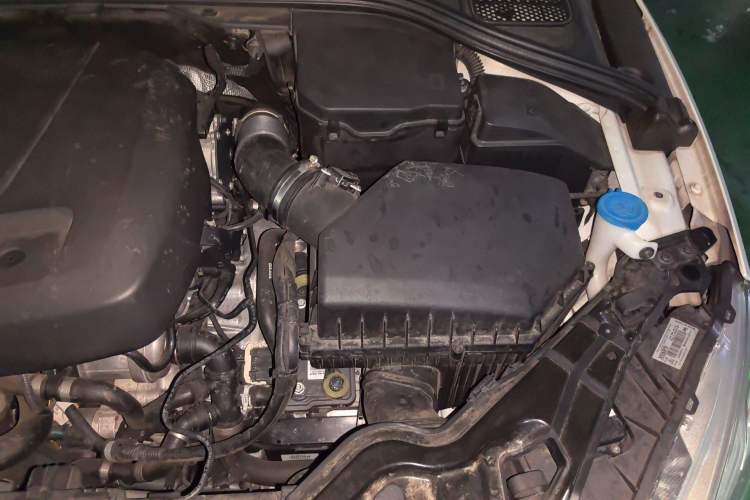 Used Volvo S60 2016 S60L T4 Zhiyuan Edition Engine Bay Left