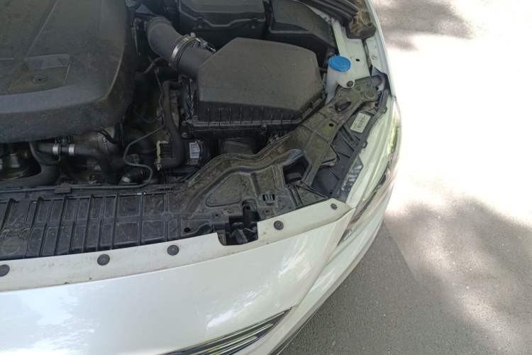 Used Volvo S60 2016 S60L T4 Zhiyuan Edition Engine Bay Left