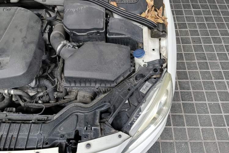 Used Volvo S60 2016 S60L T4 Zhiyuan Edition Engine Bay Left