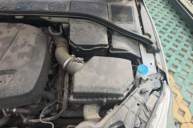 Used Volvo S60 2016 S60L T4 Zhiyuan Edition Engine Bay Left