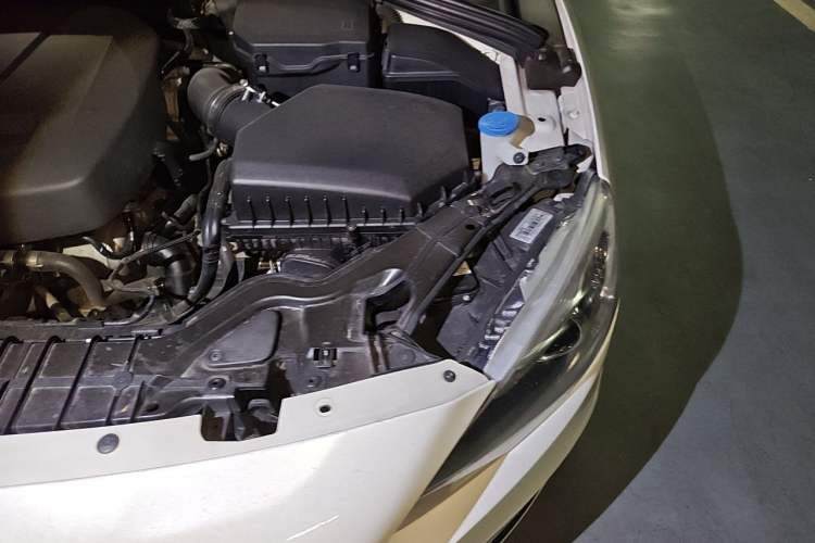 Used Volvo S60 2016 S60L T4 Zhiyuan Edition Engine Bay Left