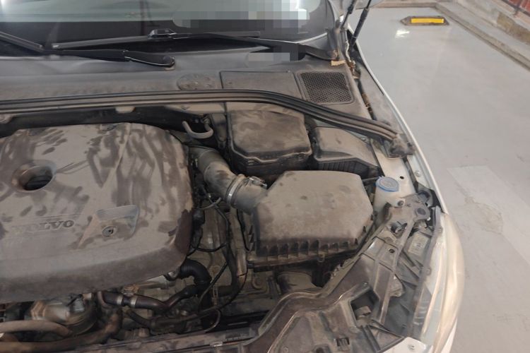 Used Volvo S60 2016 S60L T4 Zhiyuan Edition Engine Bay Left
